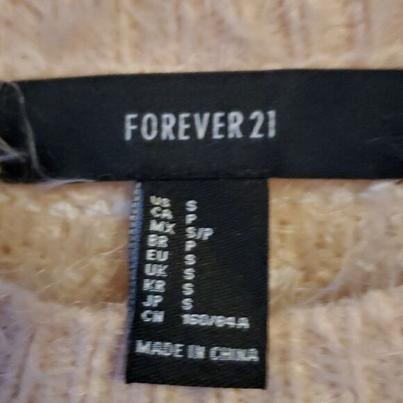 NWT beautiful Juniors soft & fluffy sweater - Picture 3 of 5